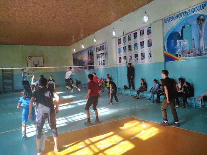 Соревнование по волейболу среди учащихся школ №22, №6, №60, №59