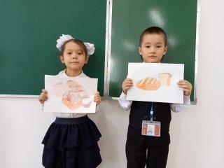 Обучающиеся средней школы№22 приняли участие в акции "Хлеб всему голова" 🍞🍞