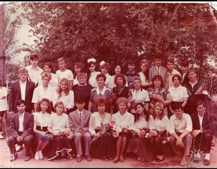 Выпуск 1991-1992 годов. Классный руководитель Лопатина Нина Егоровна.